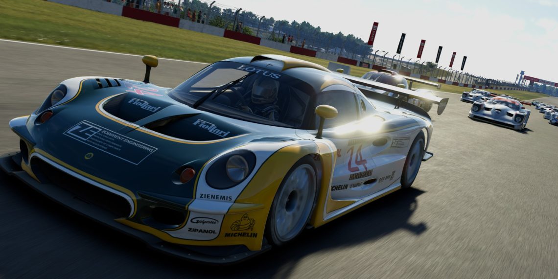 Versão 2.0 de “Project Motor Racing” traz melhorias na interface e simulação
